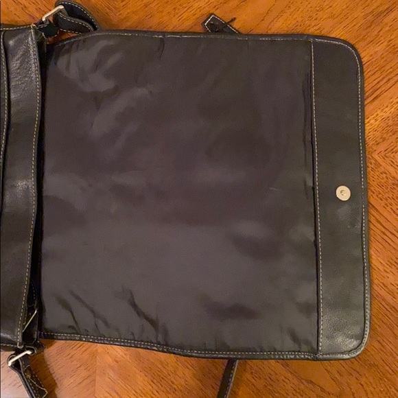 Latico Black Shoulder Bag - Picture 5 of 9